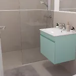 Luxury New Private Parking Self Check In Апартаменти *