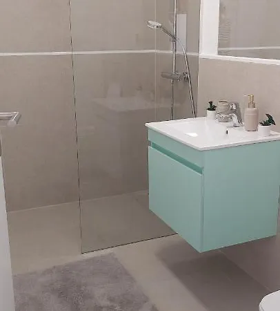 Luxury New Private Parking Apartament *