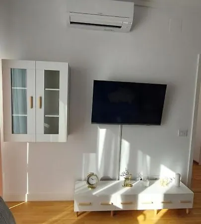 Luxury New Private Parking Self Check In Lägenhet