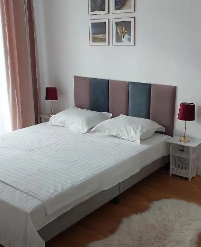 Luxury New Private Parking Self Check In Apartmán Bukurešť